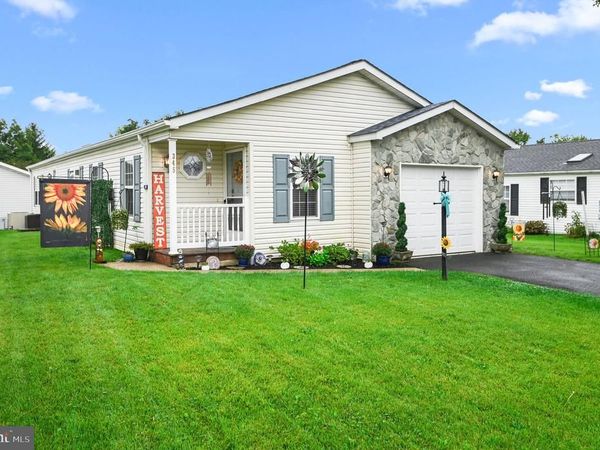 345 COUNTRYSIDE CIRCLE, NEW HOPE, PA 18938
