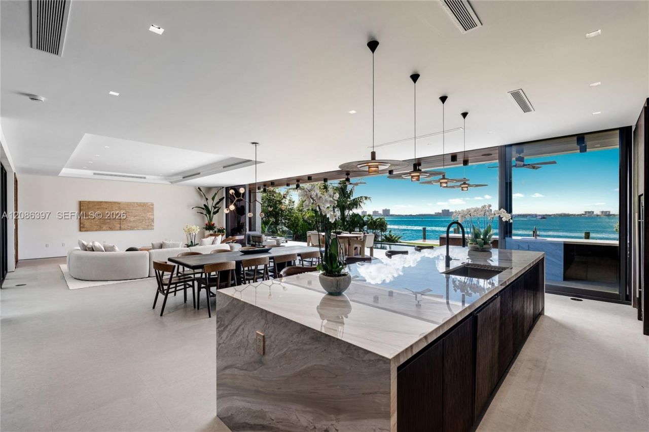 857 N Shore Dr , Miami Beach, FL 33141 Photo