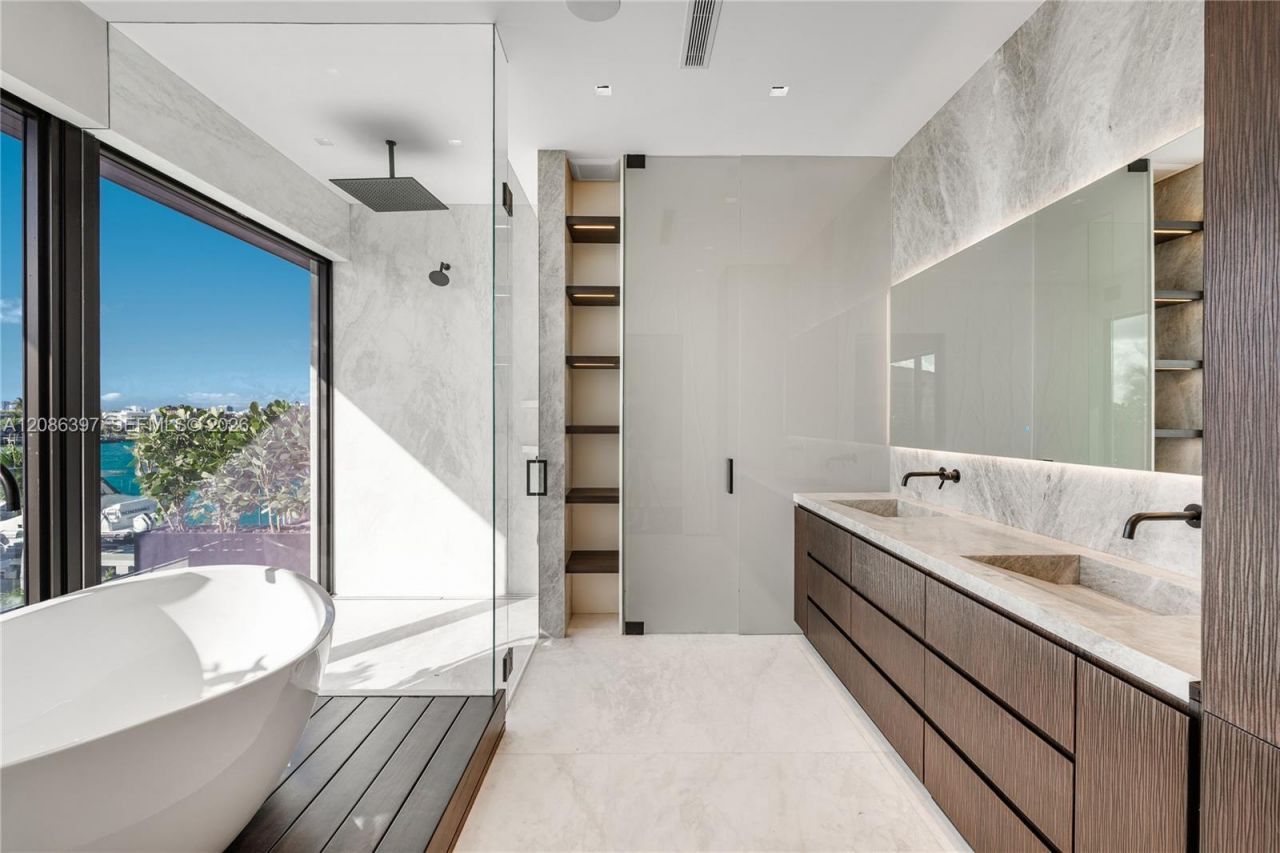 857 N Shore Dr , Miami Beach, FL 33141 Photo