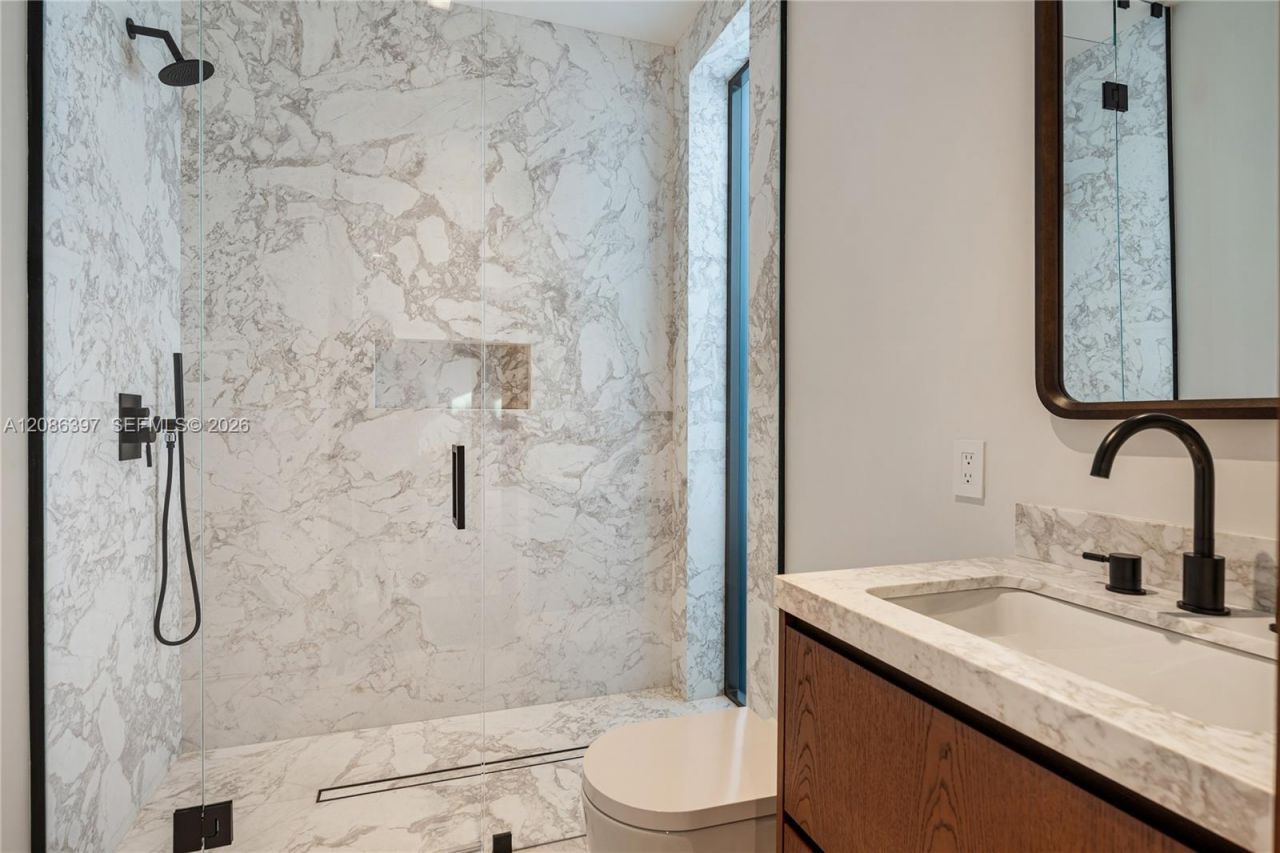 857 N Shore Dr , Miami Beach, FL 33141 Photo