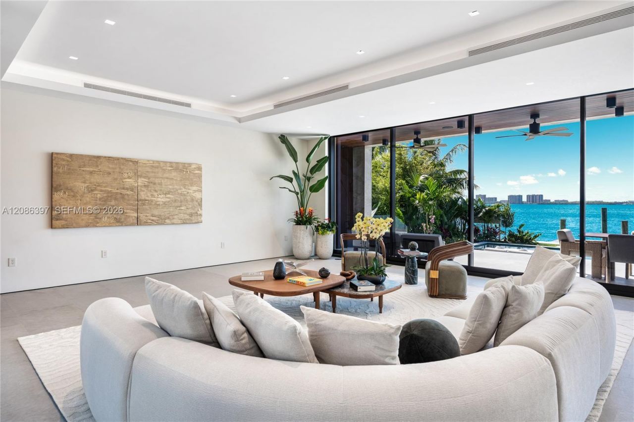 857 N Shore Dr , Miami Beach, FL 33141 Photo