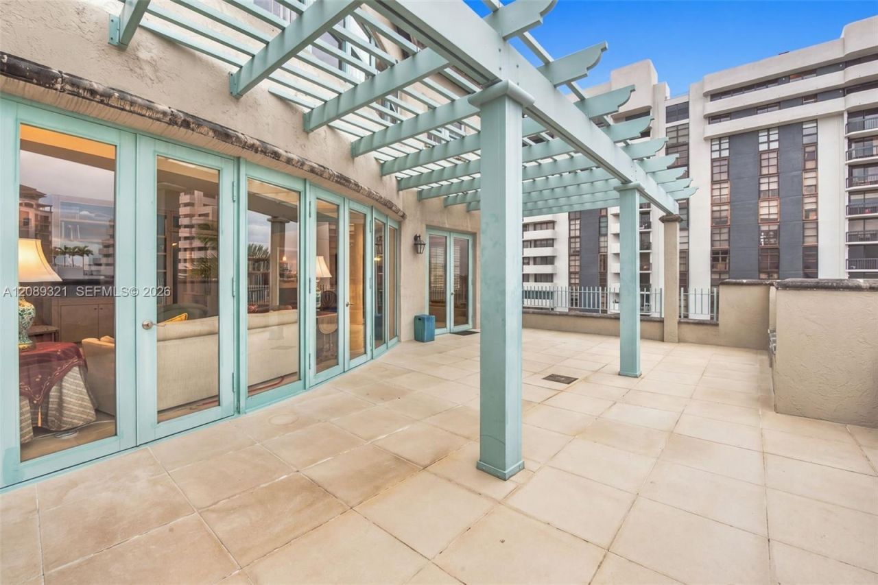 610 Valencia Ave, Unit 502, Coral Gables, FL 33134 Photo
