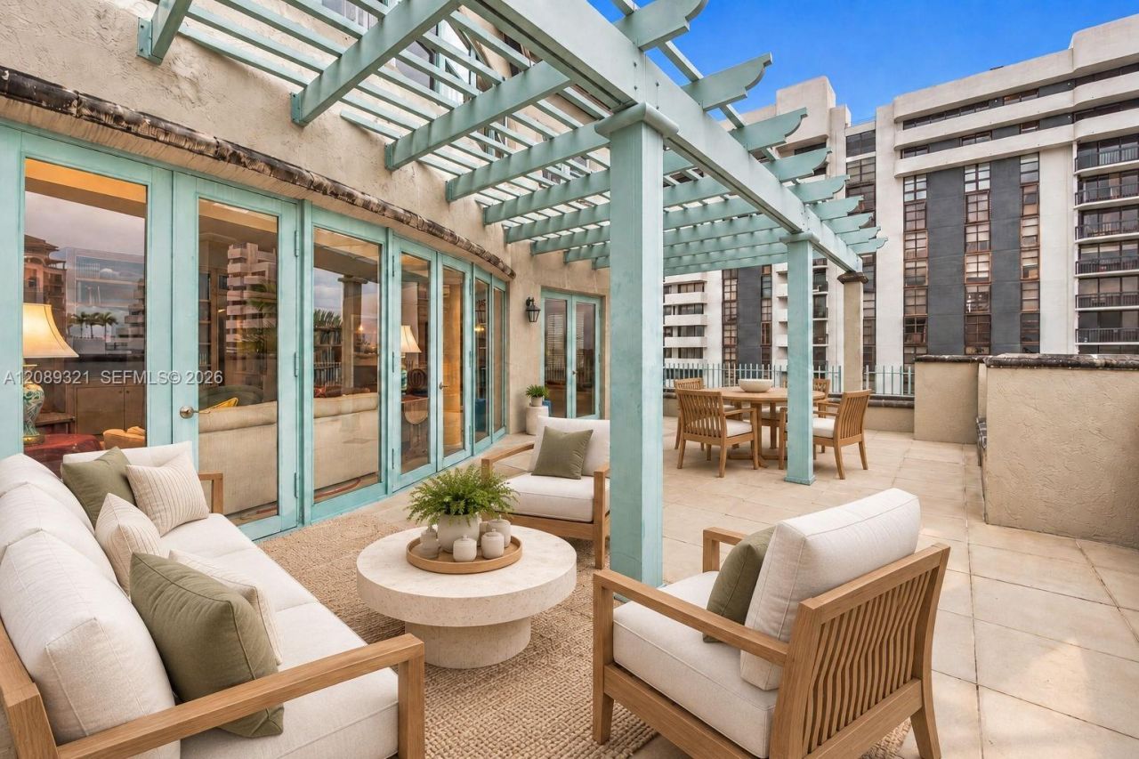610 Valencia Ave, Unit 502, Coral Gables, FL 33134 Photo