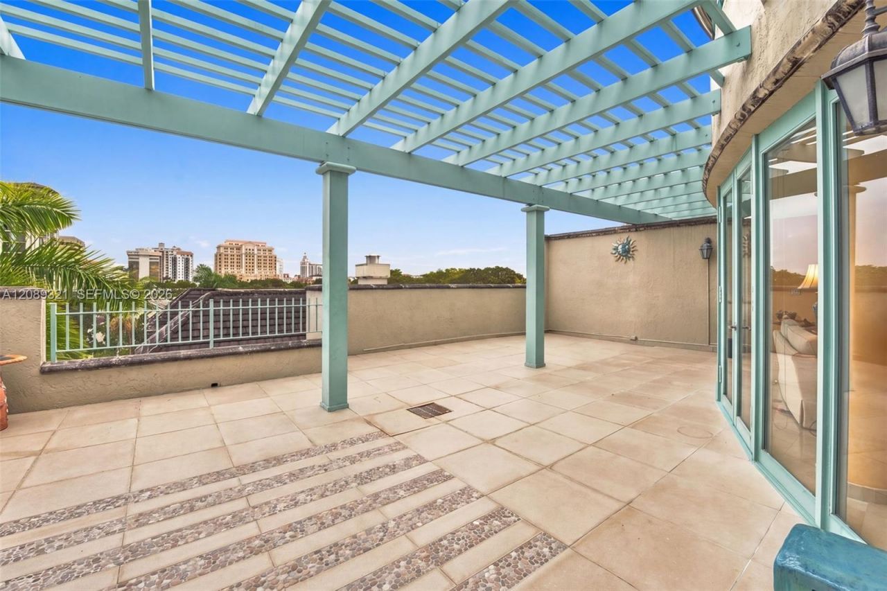610 Valencia Ave, Unit 502, Coral Gables, FL 33134 Photo