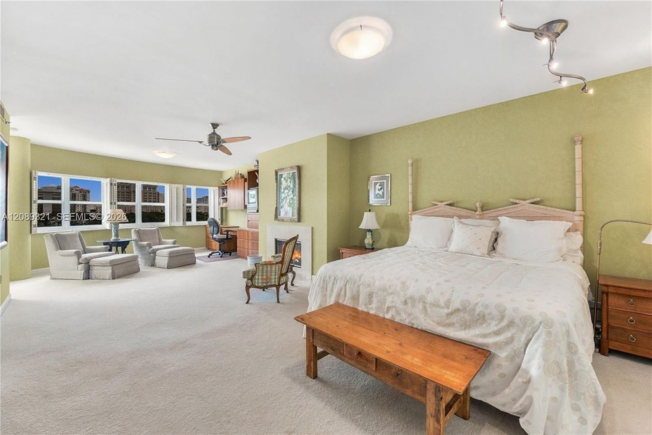 610 Valencia Ave, Unit 502, Coral Gables, FL 33134 Photo
