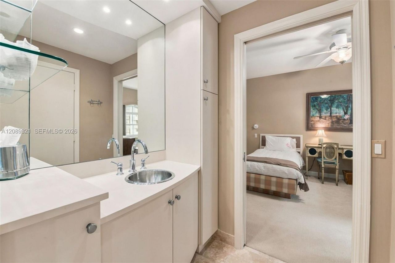 610 Valencia Ave, Unit 502, Coral Gables, FL 33134 Photo