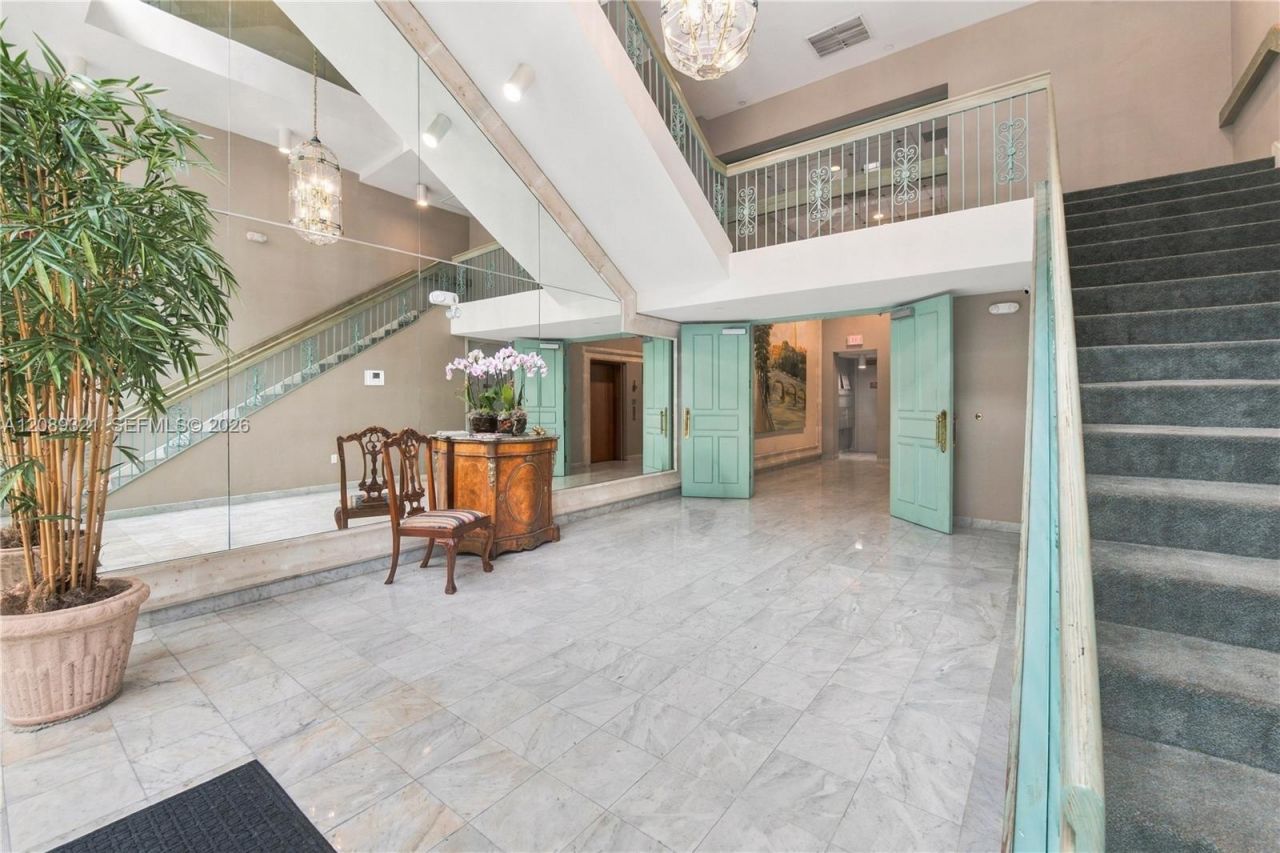 610 Valencia Ave, Unit 502, Coral Gables, FL 33134 Photo