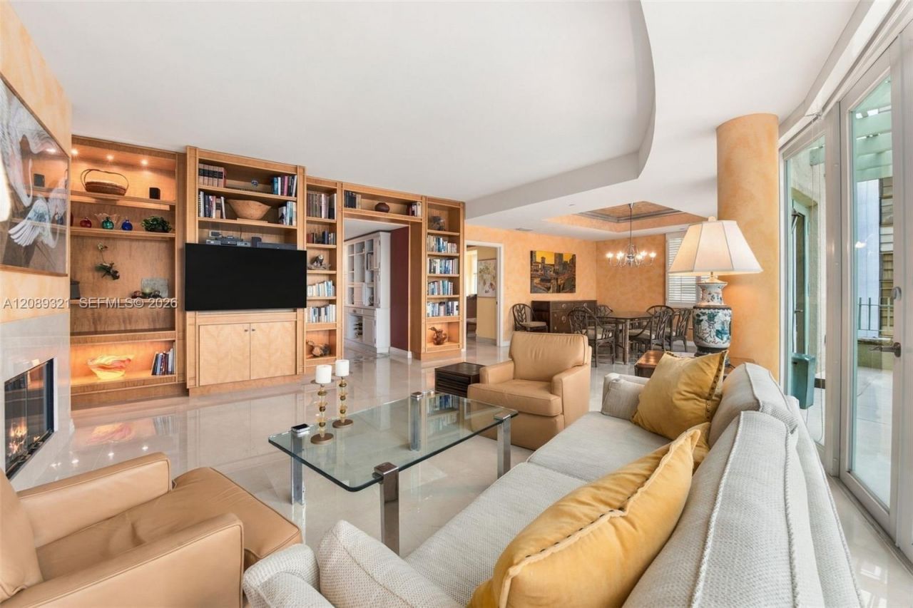 610 Valencia Ave, Unit 502, Coral Gables, FL 33134 Photo