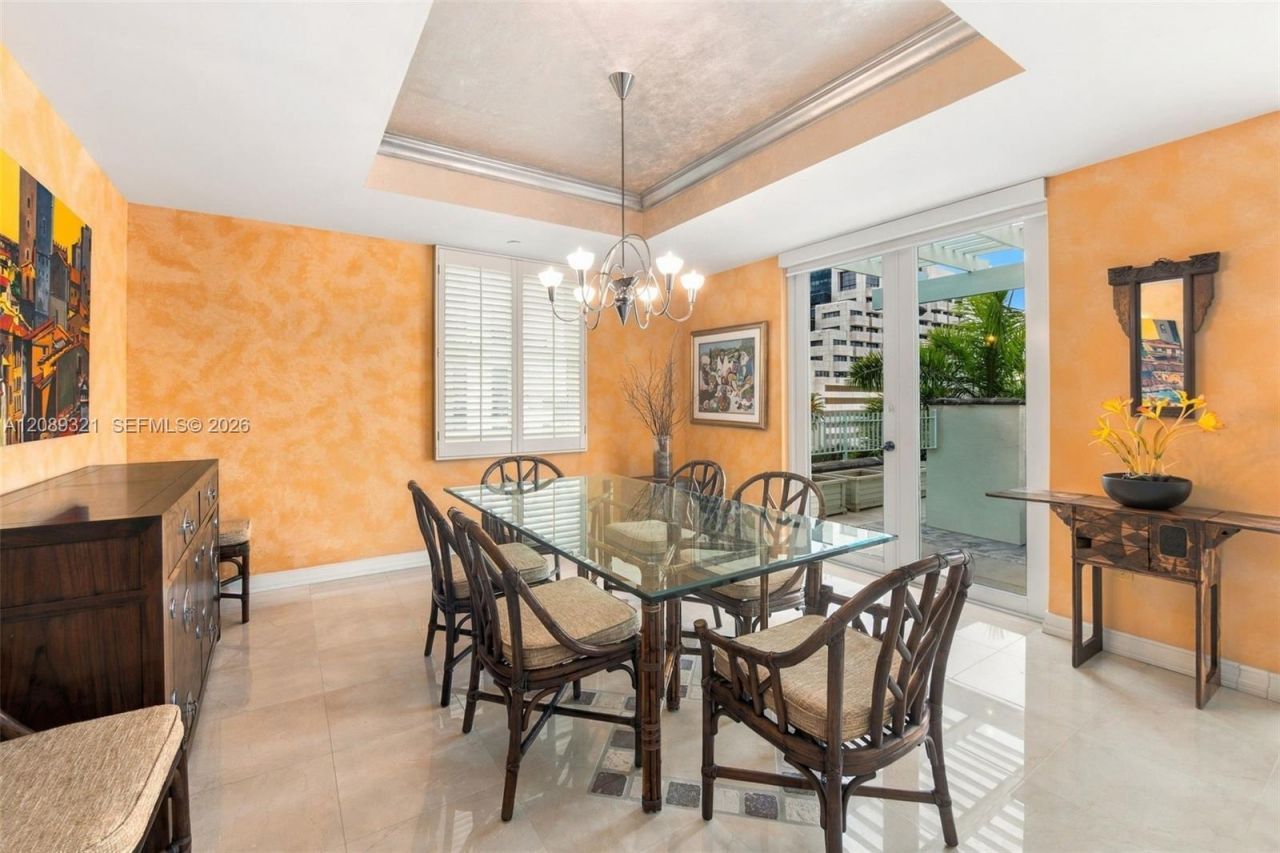 610 Valencia Ave, Unit 502, Coral Gables, FL 33134 Photo