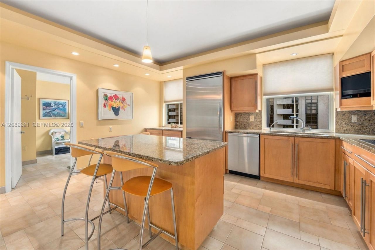 610 Valencia Ave, Unit 502, Coral Gables, FL 33134 Photo