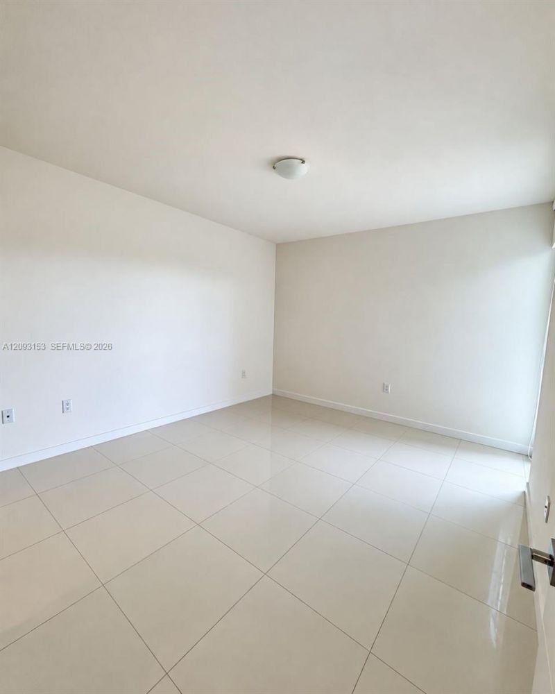 7825 NW 107th Ave, Unit 307, Doral, FL 33178 Photo