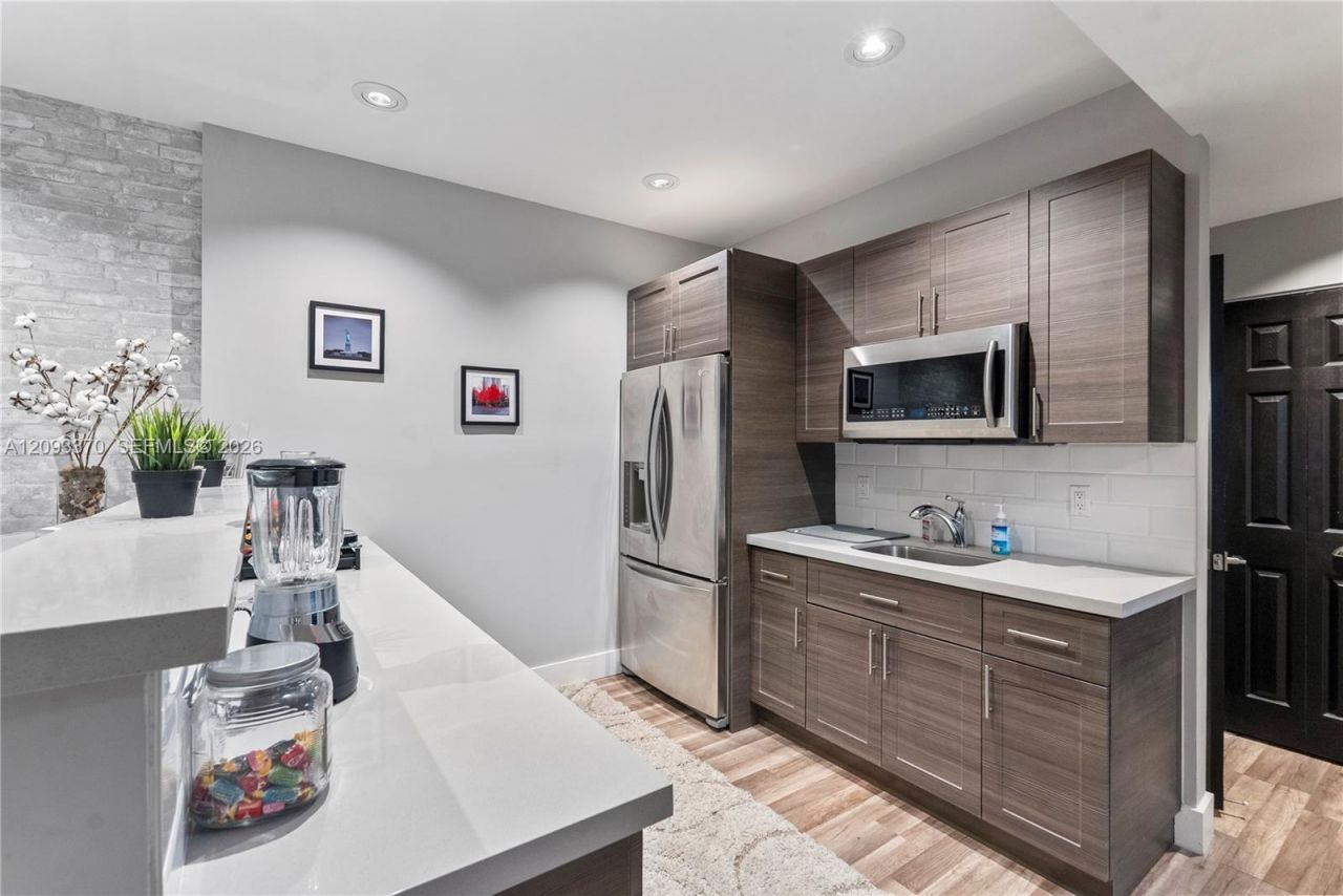 1767 W 37th St, Unit 10, Hialeah, FL 33012 Photo