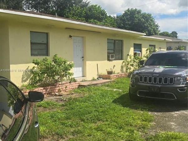11351 NW 11th Ave , Miami, FL 33168