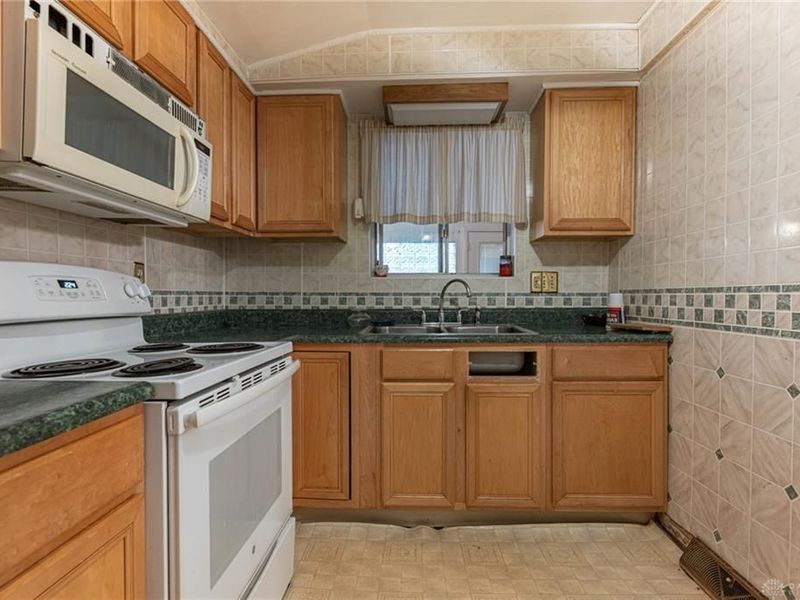 147 N Woodward Avenue, Dayton, OH 45417 Photo 11