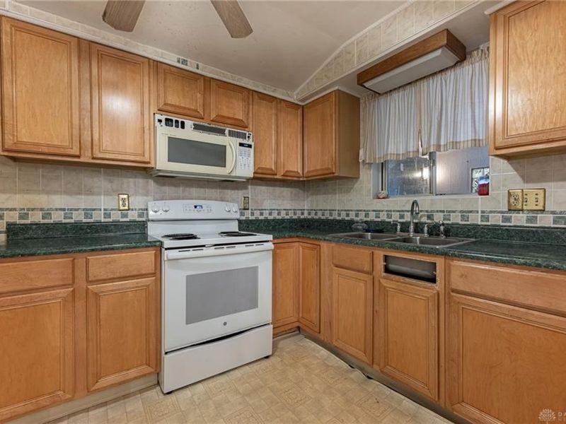 147 N Woodward Avenue, Dayton, OH 45417 Photo 9