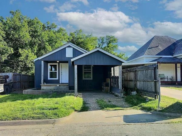 330 E Thompson Street , Jacksboro, TX 76458
