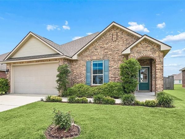 125 E LAKE Court , Slidell, LA 70461