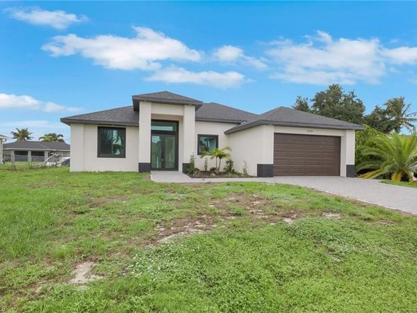 2208 NE 9th AVE , CAPE CORAL, FL 33909