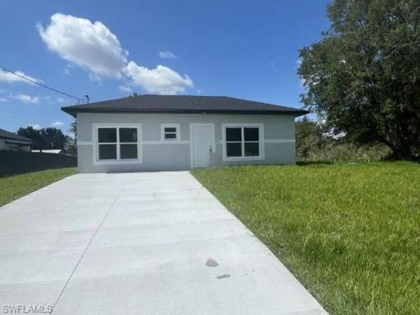 706 Azure AVE , LEHIGH ACRES, FL 33974