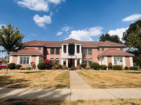1021 E Ironbridge Circle S, Springfield, MO 65810