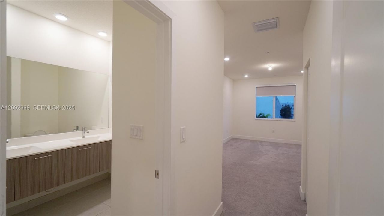 10270 NW 66th St , Unit 104, Doral, FL 33178 Photo