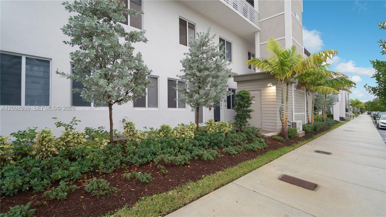 10270 NW 66th St , Unit 104, Doral, FL 33178 Photo