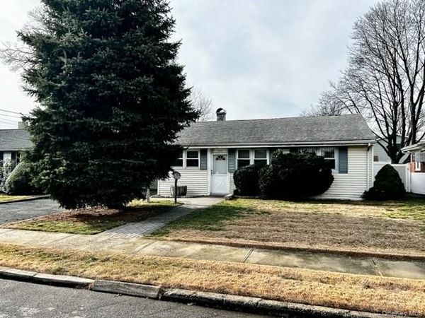 180 Elmwood Street , Valley Stream, NY 11581