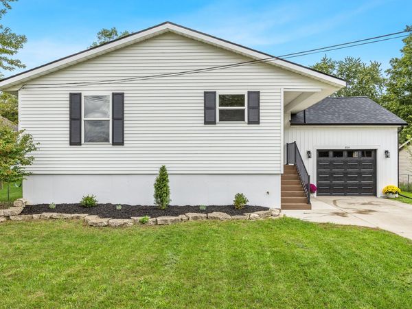 805 N Walnut Street, Greenville, MI 48838