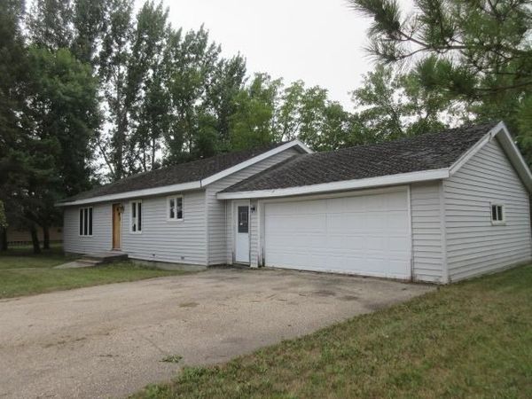 1029 Elm Avenue, Hallock, MN 56728