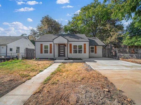 1513 Ash Street , Grand Prairie, TX 75050