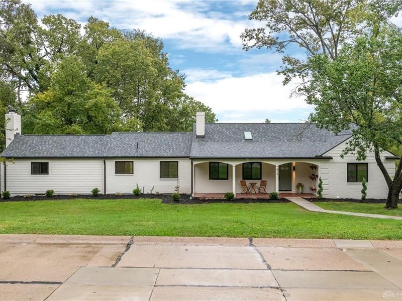 674 Garden Road, Oakwood, OH 45419 Photo 2