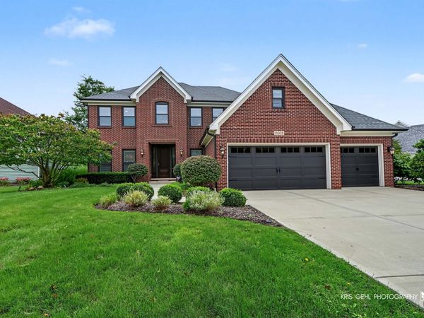 2508 Stonehenge Drive, Aurora, IL 60502