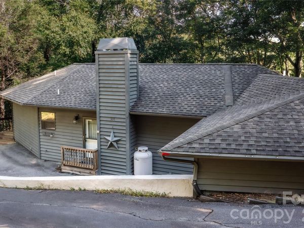 997 Winterstar Loop , Burnsville, NC 28714