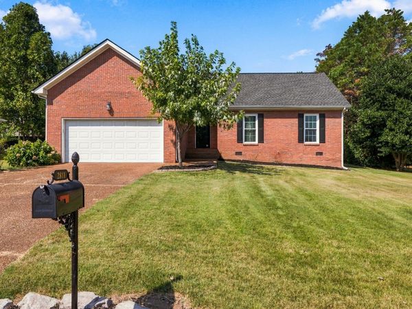 2811 Candlewicke Dr , Spring Hill, TN 37174