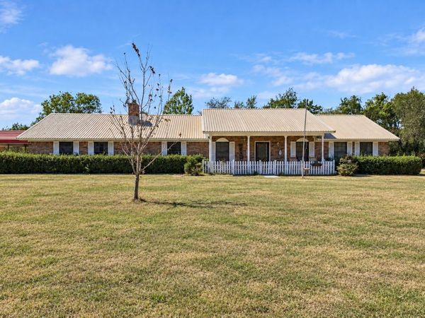 226 Cordell , Colbert, OK 74733