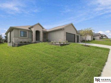 21007 E Street, Omaha, NE 68022