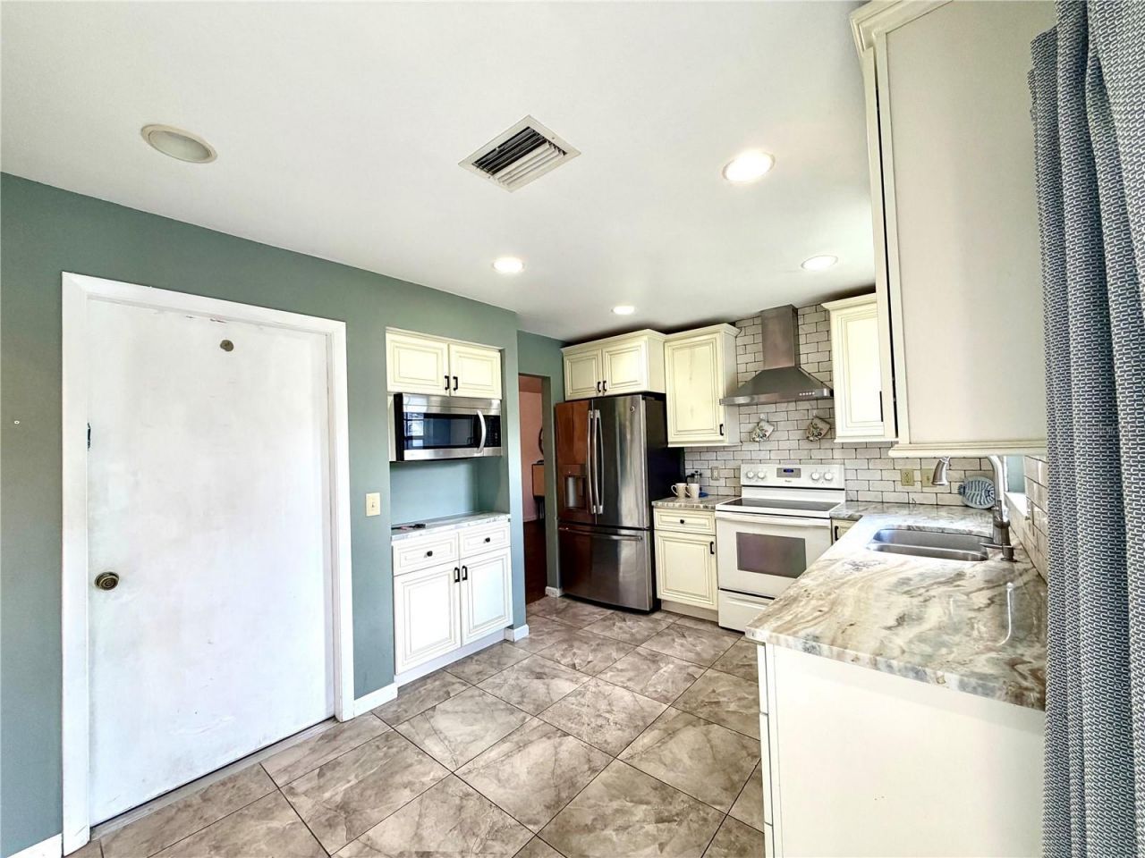 3606 57th Avenue Drive W, Bradenton, FL 34210 Photo