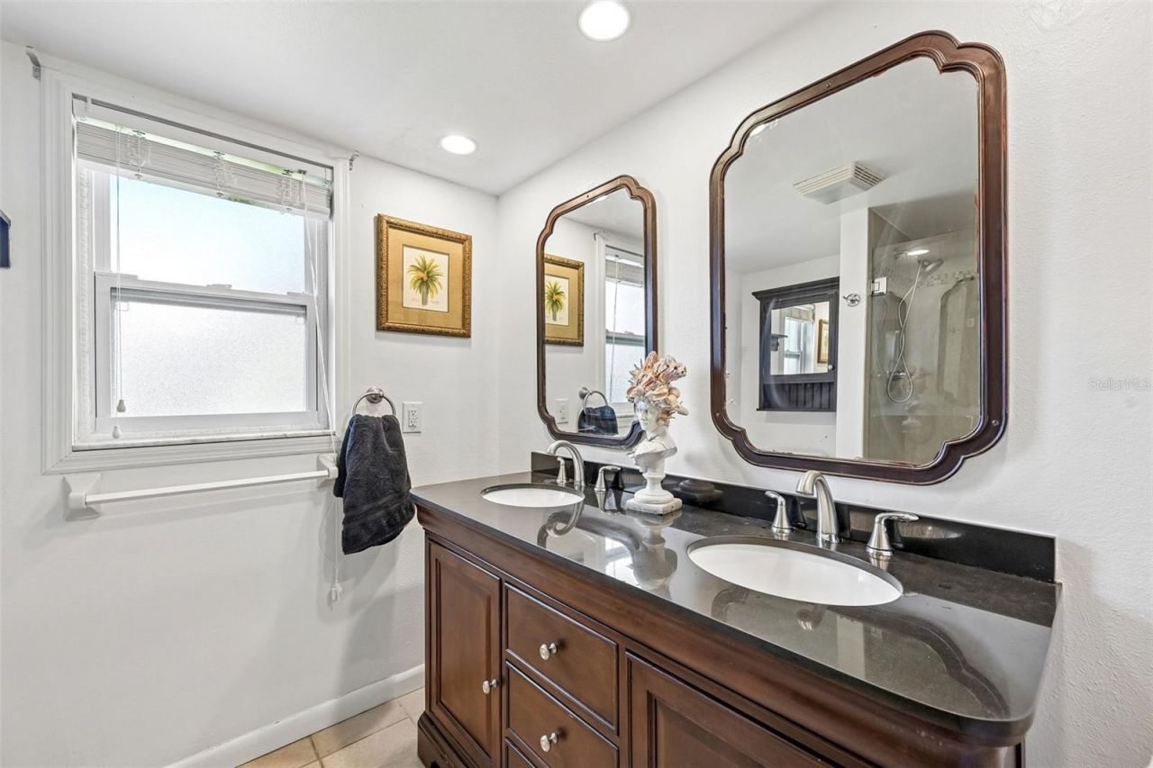 8111 Timber Lake Lane , Sarasota, FL 34243 Photo