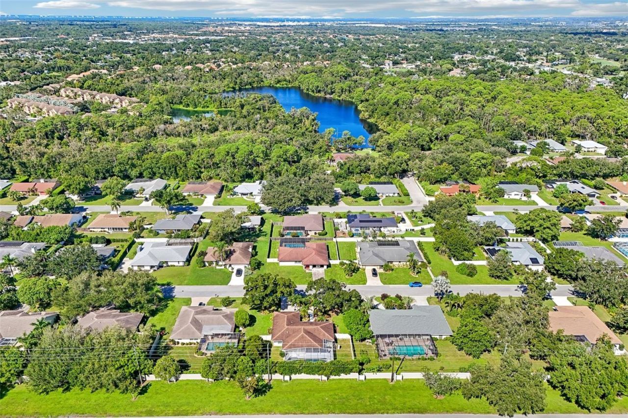 8111 Timber Lake Lane , Sarasota, FL 34243 Photo