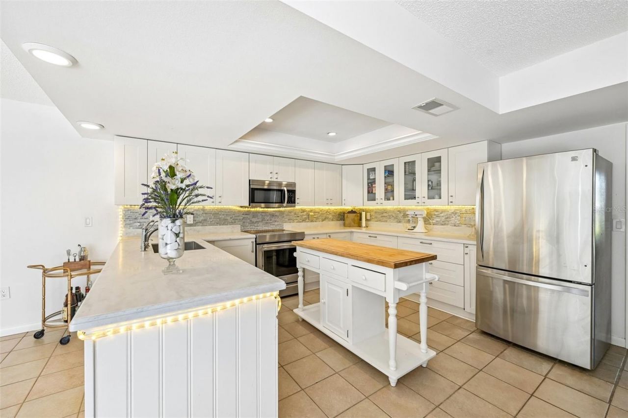 8111 Timber Lake Lane , Sarasota, FL 34243 Photo