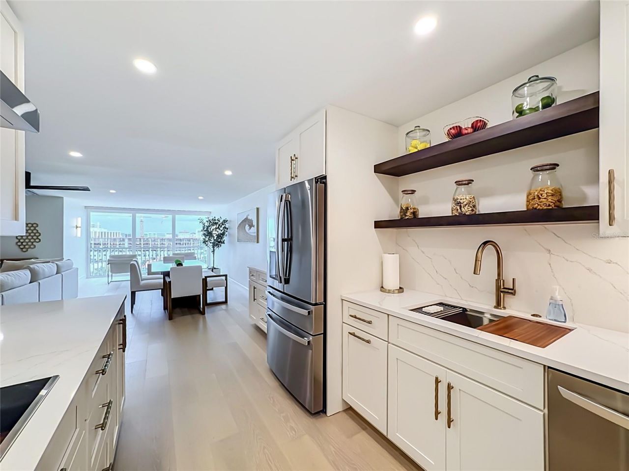 435 S Gulfstream Avenue, Unit 1006, Sarasota, FL 34236 Photo