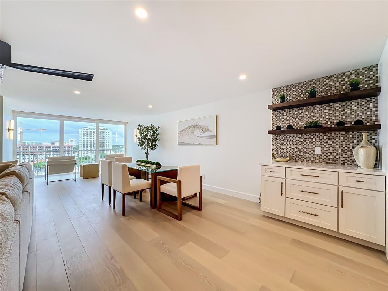 435 S Gulfstream Avenue, Unit 1006, Sarasota, FL 34236 Photo