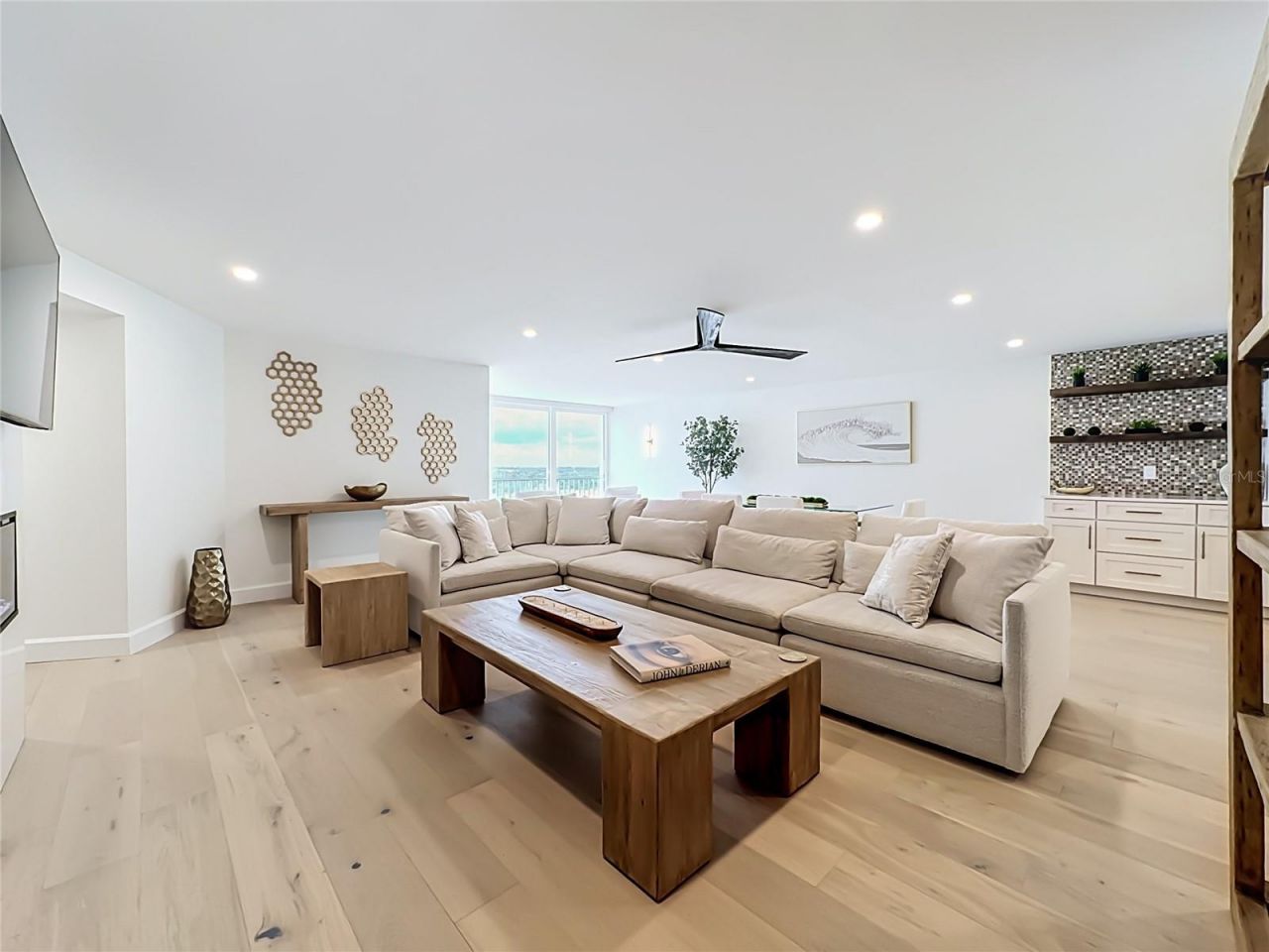 435 S Gulfstream Avenue, Unit 1006, Sarasota, FL 34236 Photo