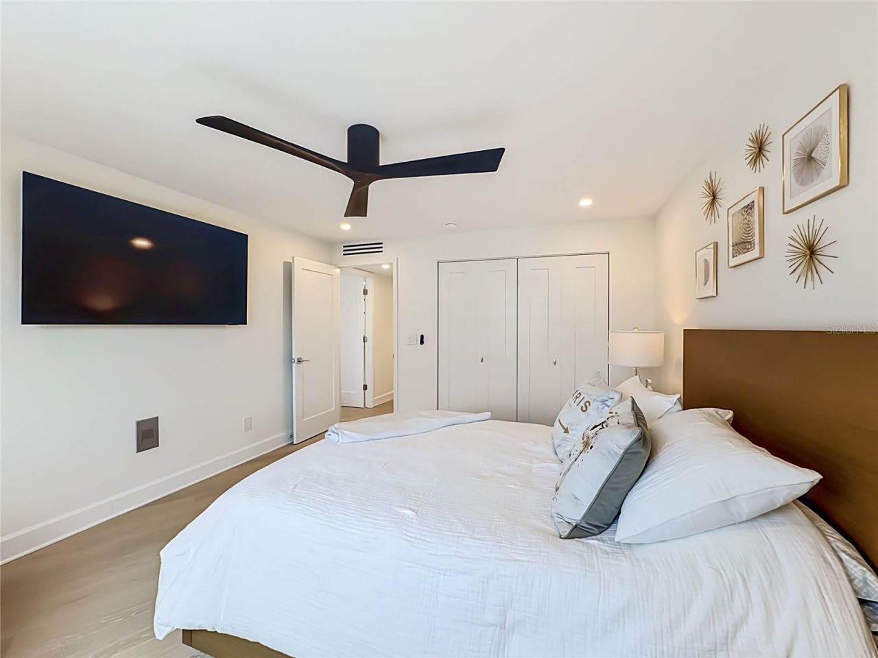 435 S Gulfstream Avenue, Unit 1006, Sarasota, FL 34236 Photo