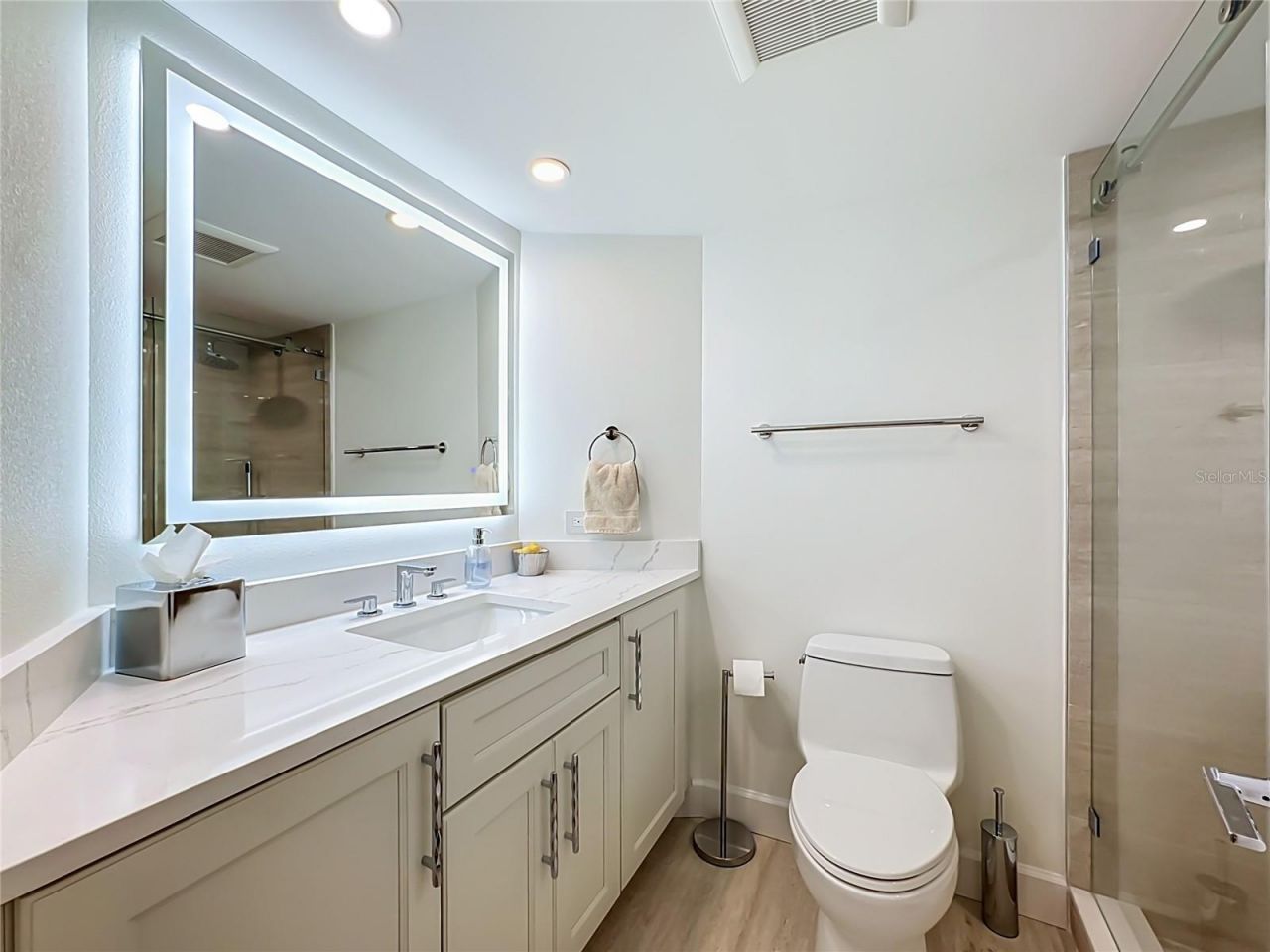 435 S Gulfstream Avenue, Unit 1006, Sarasota, FL 34236 Photo