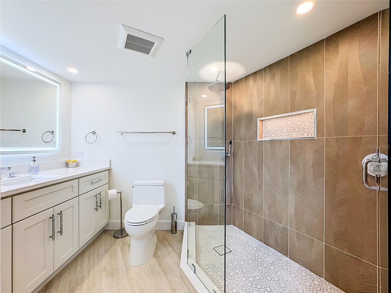 435 S Gulfstream Avenue, Unit 1006, Sarasota, FL 34236 Photo