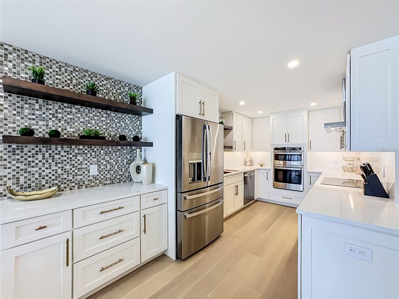 435 S Gulfstream Avenue, Unit 1006, Sarasota, FL 34236 Photo