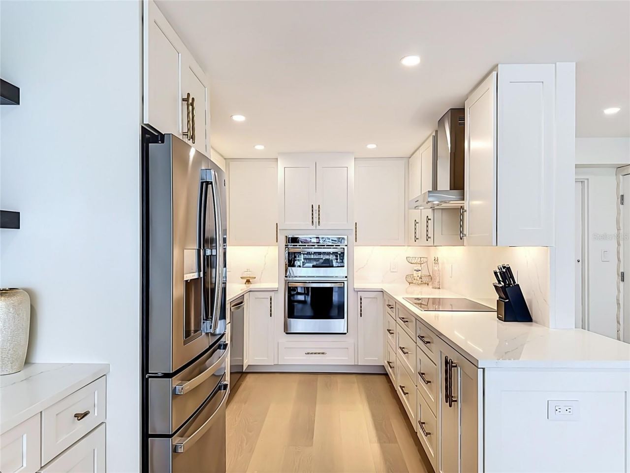 435 S Gulfstream Avenue, Unit 1006, Sarasota, FL 34236 Photo