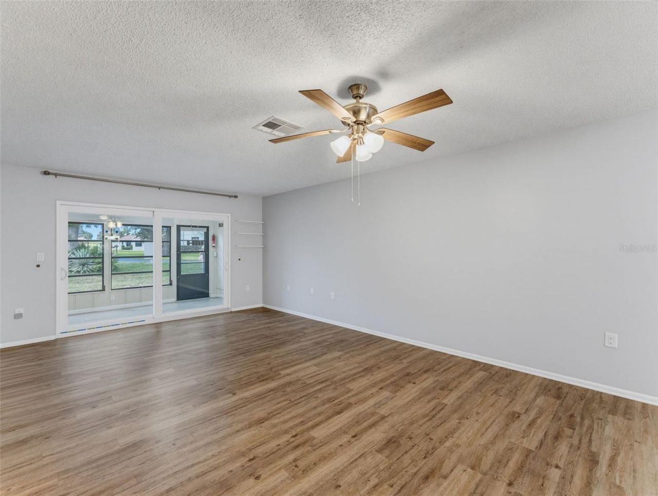 8330 High Point Circle, Unit 6, Port Richey, FL 34668 Photo