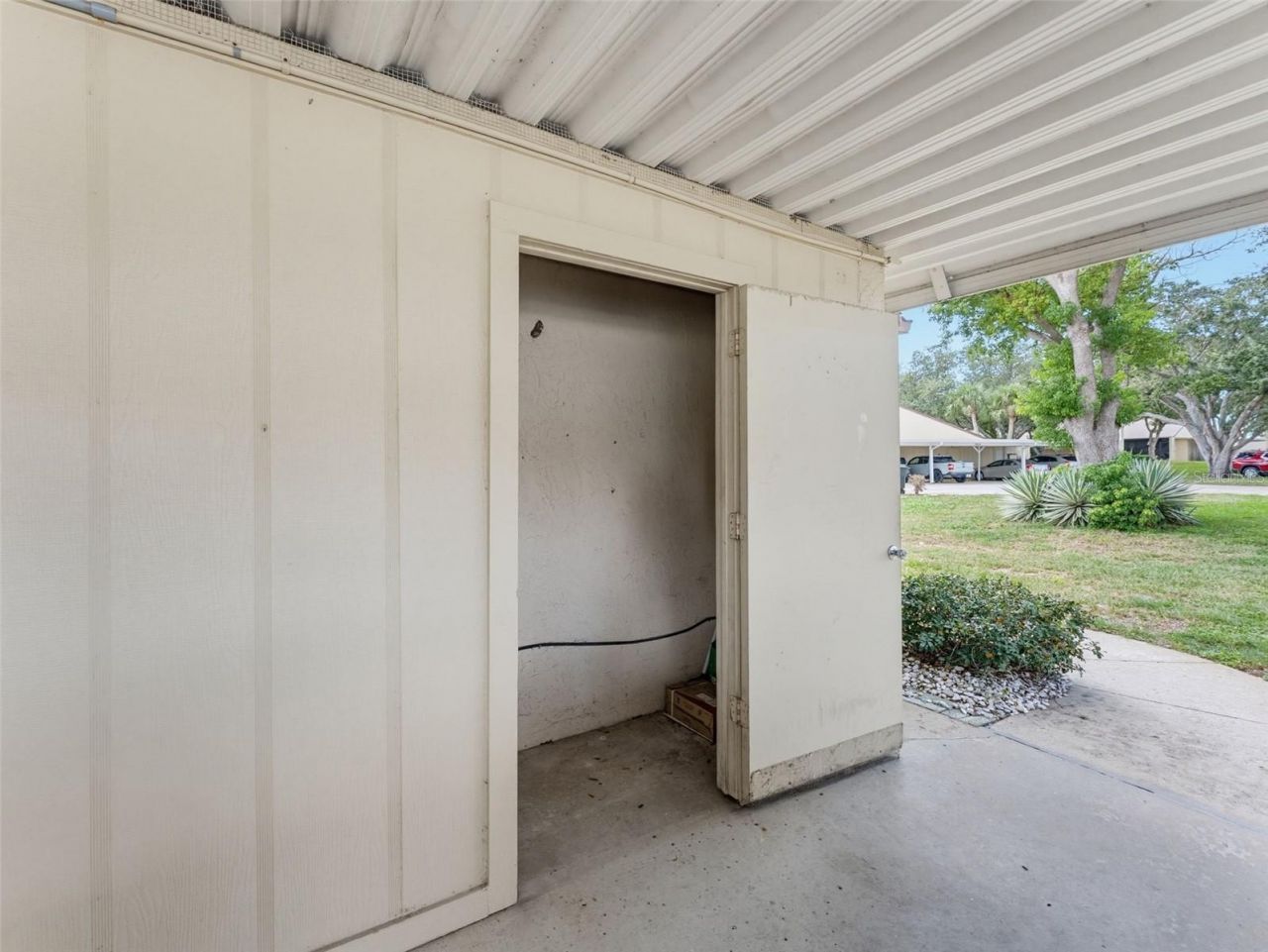 8330 High Point Circle, Unit 6, Port Richey, FL 34668 Photo